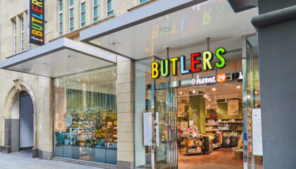 Neue Lieblingsstücke ziehen ein.<br />
BUTLERS eröffnet in Kürze.